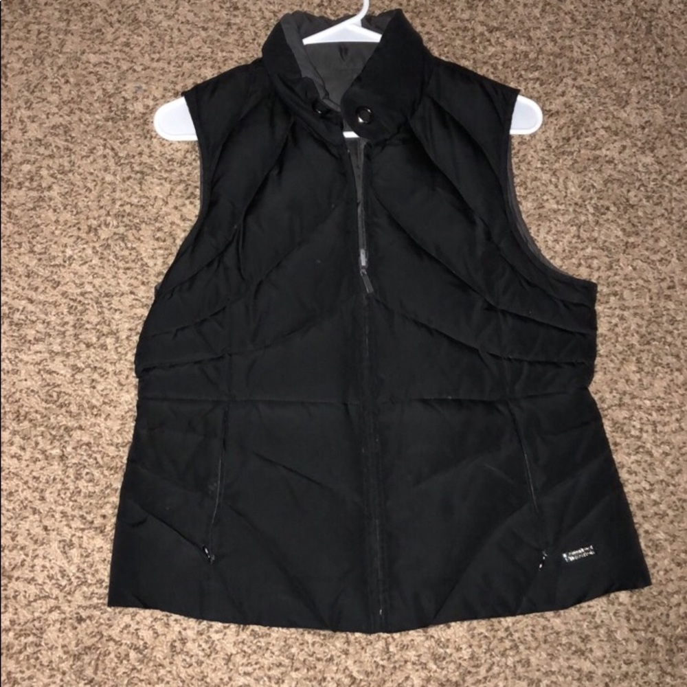 Vest reversible